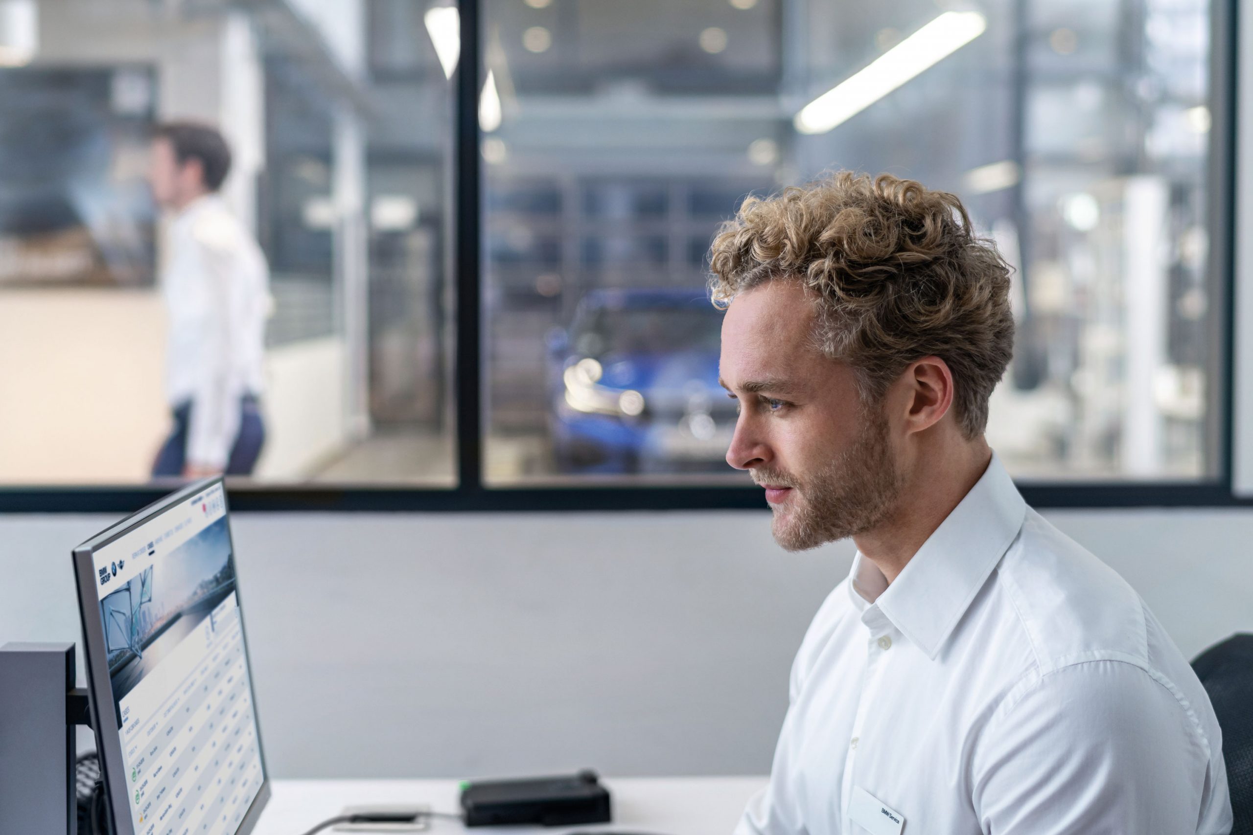 Stellenanzeige zur Suche eines Service Beraters (m/w/d) bei Auto Becker Klausmann