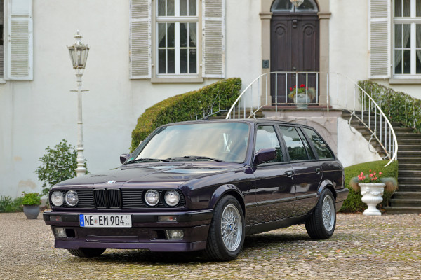 BMW E30 Touring lila