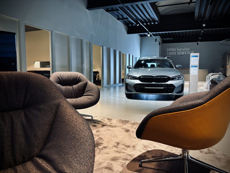 Neuer BMW Showroom bei Auto Becker Klausmann in Krefeld