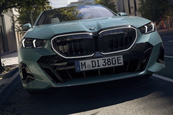 Elektrofahrzeug BMW i5 Touring
