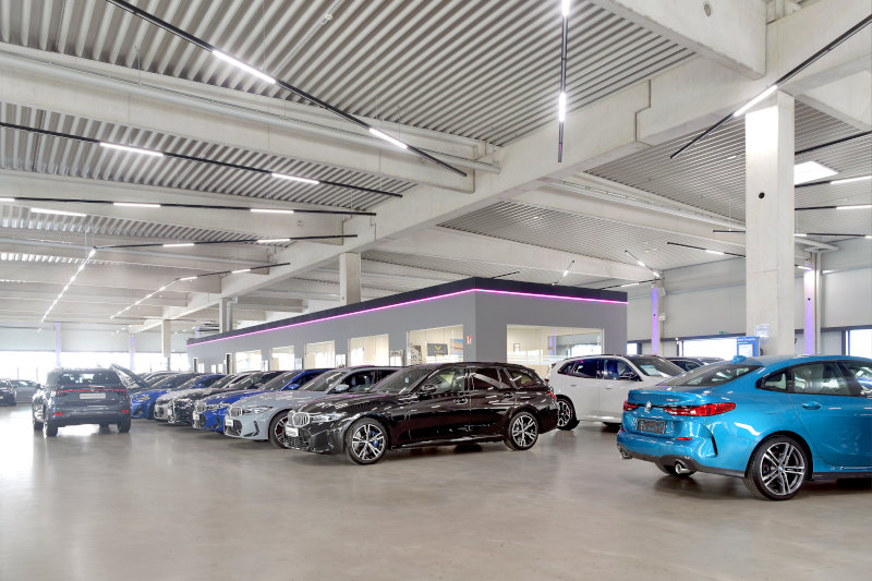 Gebrauchtwagenausstellung BMW in Krefeld